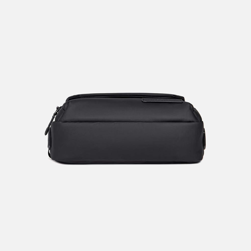 Arctic hunter shoulder bag